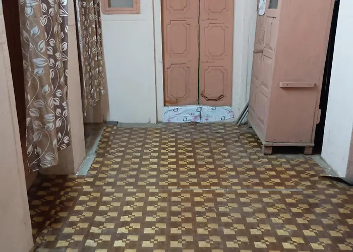 Home Stay In Chowk Near Ganga Ghat ,Kashi Vishwanath And Ram Bhandar Kachori Varanasi