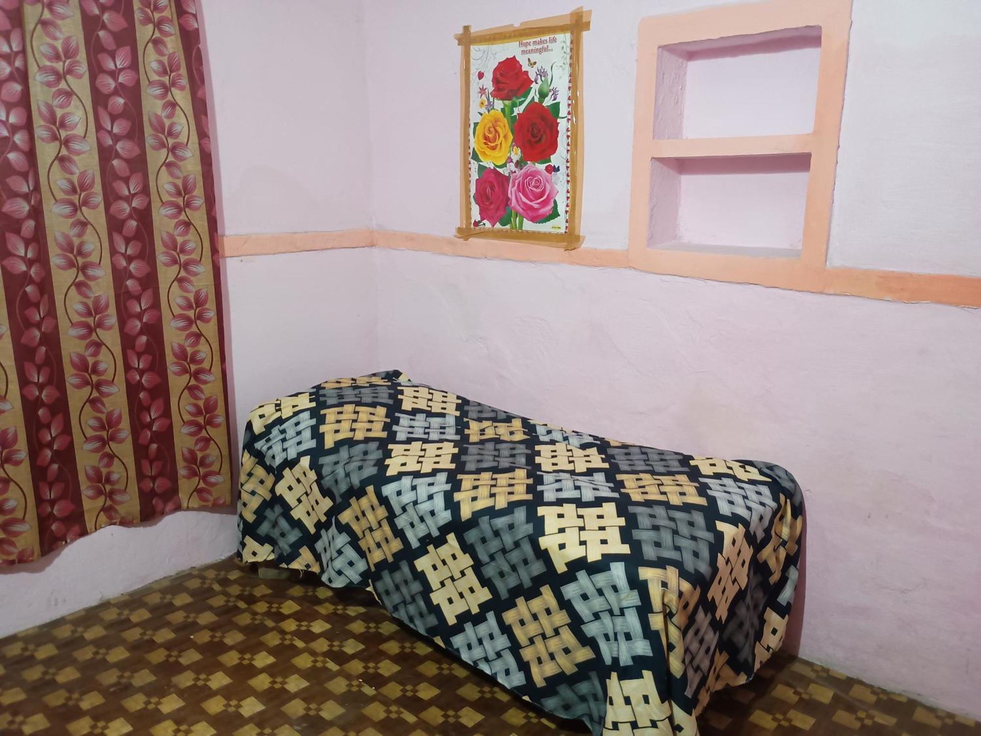 Homestay In Chowk Near Ganga Ghat ,kashi Vishwanath And Ram Bhandar Kachori Varanasi
