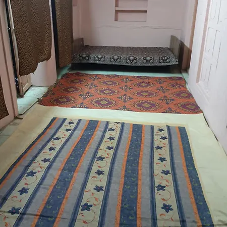 Home Stay In Chowk Near Ganga Ghat ,Kashi Vishwanath And Ram Bhandar Kachori Varanasi Exterior photo